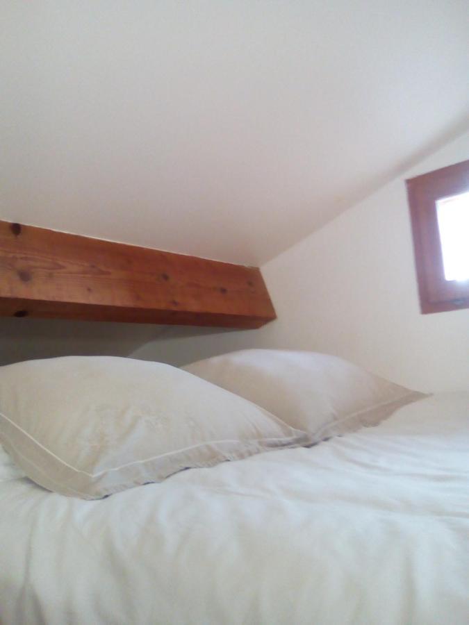 Sous Les Pins Apartment Villeneuve-les-Avignon Bagian luar foto